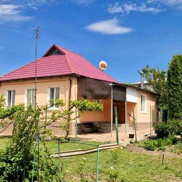 Продається бунинок в Каневі