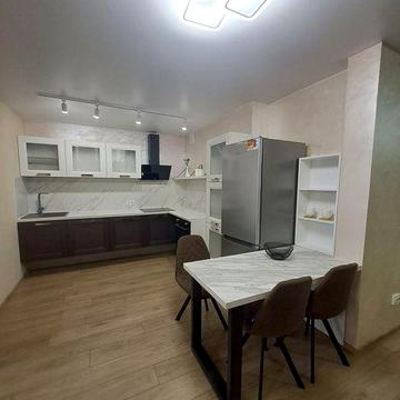 Продаж 2 кімнатної квартири + кухня-студія по вул. Київська.