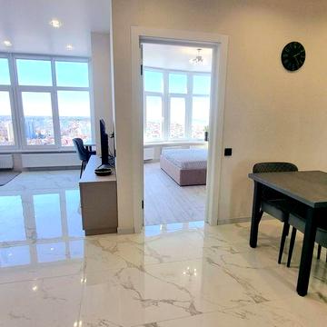 БЕЗ КОМІСІЇ. 1здача.2кімн.46м2.Інвертори на тепло,воду.В тихому центрі