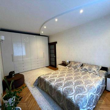 Продаж від власника 3-х кімнатної квартири по вул. Ґарета Джонса 6