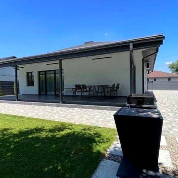 Продам дом с бассейном и новым ремонтом в Новоалександровке!