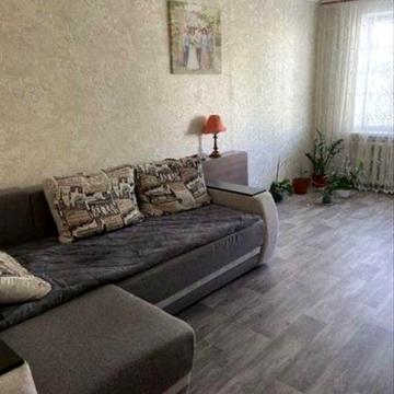 Продається 2-кімнатна квартира на 4 поверсі ( район лікарні)