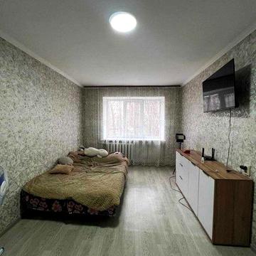 Продам однокімнатну квартиру на вул. Космонавтів.