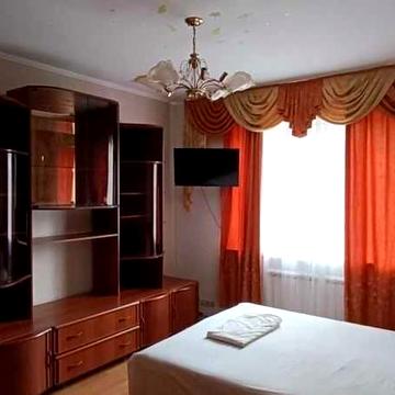 Здається трикімнатна квартира по адресі проспект Червоної Калини 8