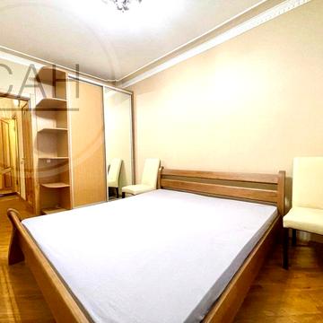 Здаю в оренду 2-х кімнатну квартиру вул. Г. Крут