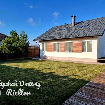 Продам 3-комн. Дом 110 м² Новоалександровка. Р-н: Братское Кристальное