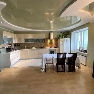 Квартира-студія на березі Дніпра