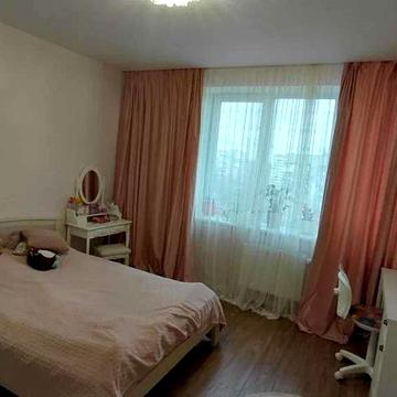 Трикімнатна квартира в житловому комплексі «Скай Сіті», Варненська