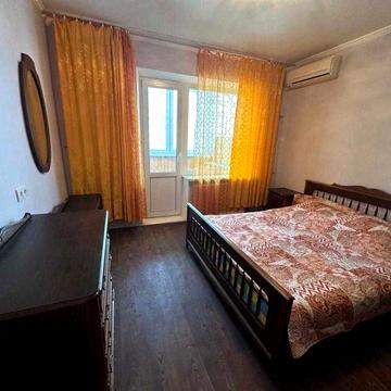 3к, вул. Братства Тарасівців 10А, м. Харківська 5 хв..