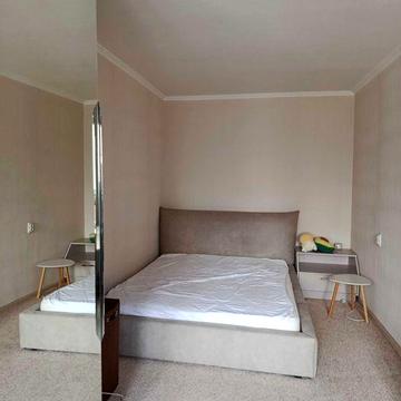 1к по просп.Європейського Союзу (Правди) 70Б, Ретровіль