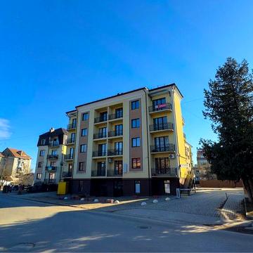 ПРОДАЄТЬСЯ дворівнева квартира в центрі міста