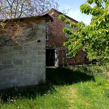 Продам будинок і земельну ділянку