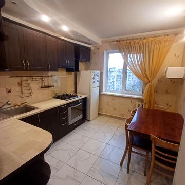 Богатирська вул., 2