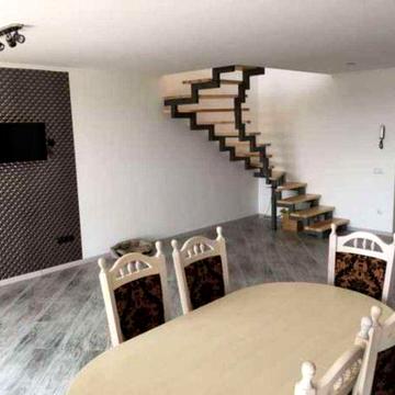 Дворівнева видова квартира