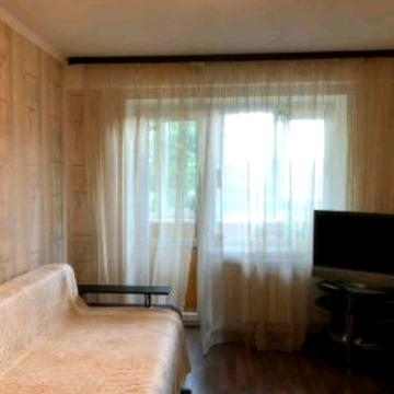 Салютна вул., 12/62