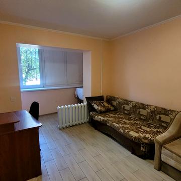 Воскресенська вул., 11