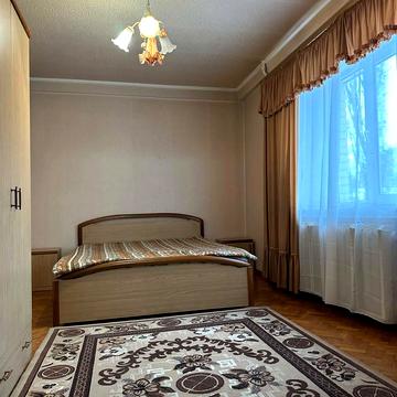 Лесі Українки бульв., 24-Б