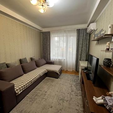 Велика Васильківська вул. (Червоноармійська), 114