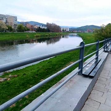 Здається на набережній 2 кімнатна квартира.