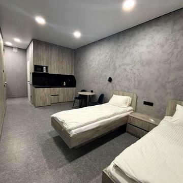 Соборна пл. (Жовтнева), 14