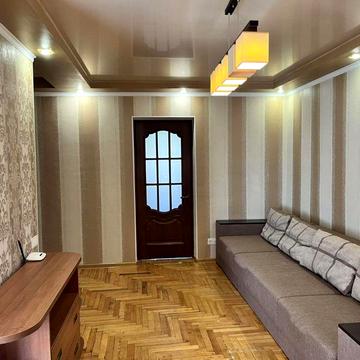 Продается 2 ком. квартира с ремонтом