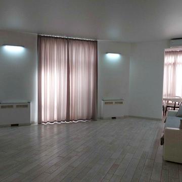 Печерськ, Є. Коновальця 44-А, 2-х кімнатна 78 кв.м. Генератор,Інвертор