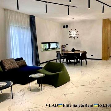 Козин. Сучасний одноповерховий будинок у КМ в лісовій частині.