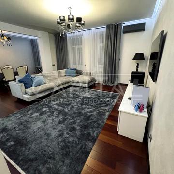 Шовковична вул., 32/34