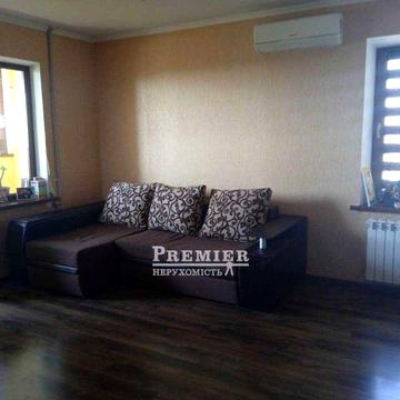 Продам 2 кімнатну квартиру на Добровольського.