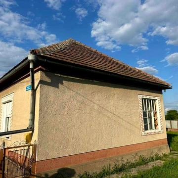 Продам будинок в с. Саловка 30 км від Ужгорода житловий