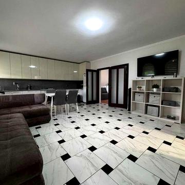 Здається Будинок в с. Горбова