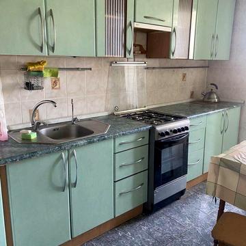 Небесної Сотні просп. (Маршала Жукова), 83