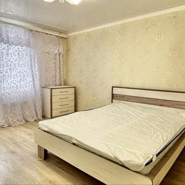 1 кімнатна з меблями та технікою на 2 поверсі. Район 101-м, Епіцентр