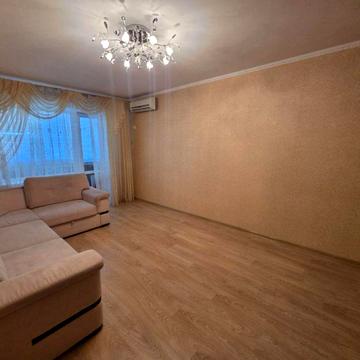 Продам 2к Лазурная 10-В