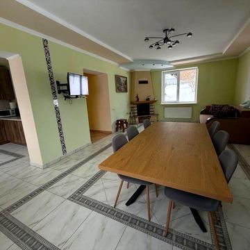 Орена просторого будинку з новим ремонтом с Чемеринці