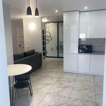 Оренда однокімнатна Кухня-студія