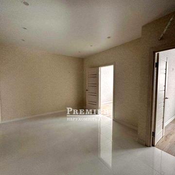 Срочно продам 2-х комнатную квартиру .