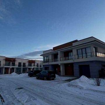 Продам зданий, готовий до ремонту таунхаус