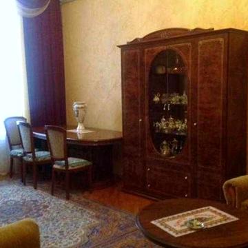 Продам 3кімнатну квартиру у центрі.