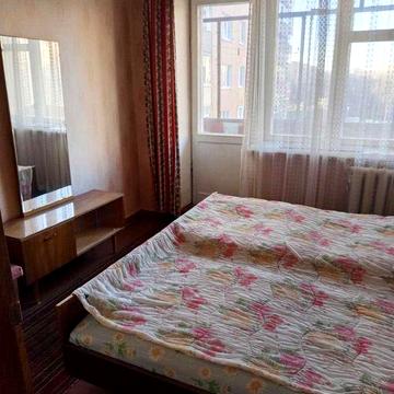 Здам трикімнатну квартиру на  Алмазному , Мотель.