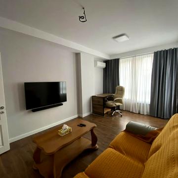 Деміївська вул., 13