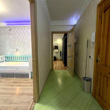 Здам 2-ку, Русанівка, Ентузіастів 7/3, 3 поверх, газ, вільна