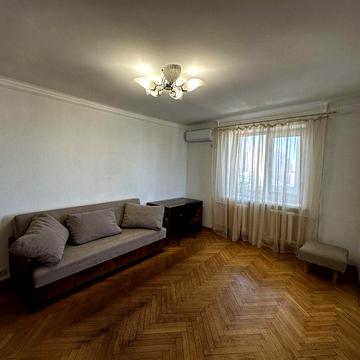 2 кімнатна квартира. Голосіївський район, проспект Науки 16