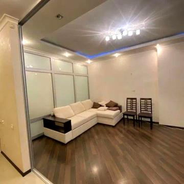 ПРОСТОРА квартира в оренду в центрі ПЕЧЕРСЬКА