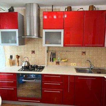 Продається 3-кімнатна квартира з гаражем. Р-н Площа Перемоги Н1