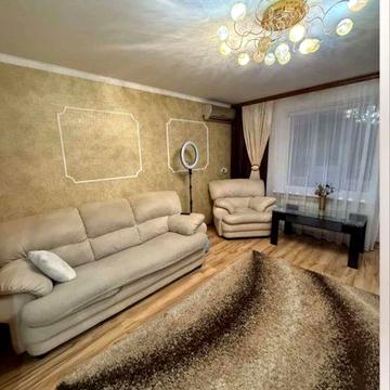 Продаж гарної 3-х кімнатної квартири вул.Незалежності(Попова)