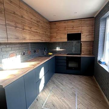 М-н Юрівка окремий будинок гарний стан