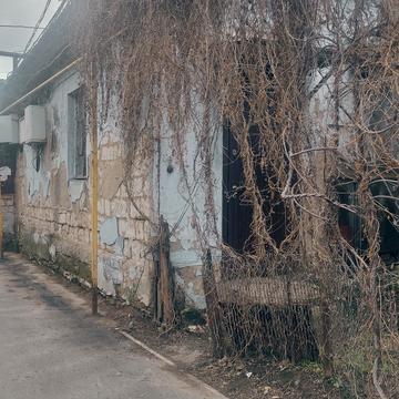 Дальницька вул., 40