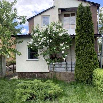 Продам дачний будинок на три кімнати