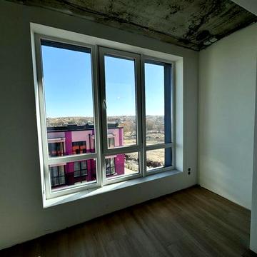 Продаж просторої квартири ! Частковий ремонт ! ЖК Квітковий